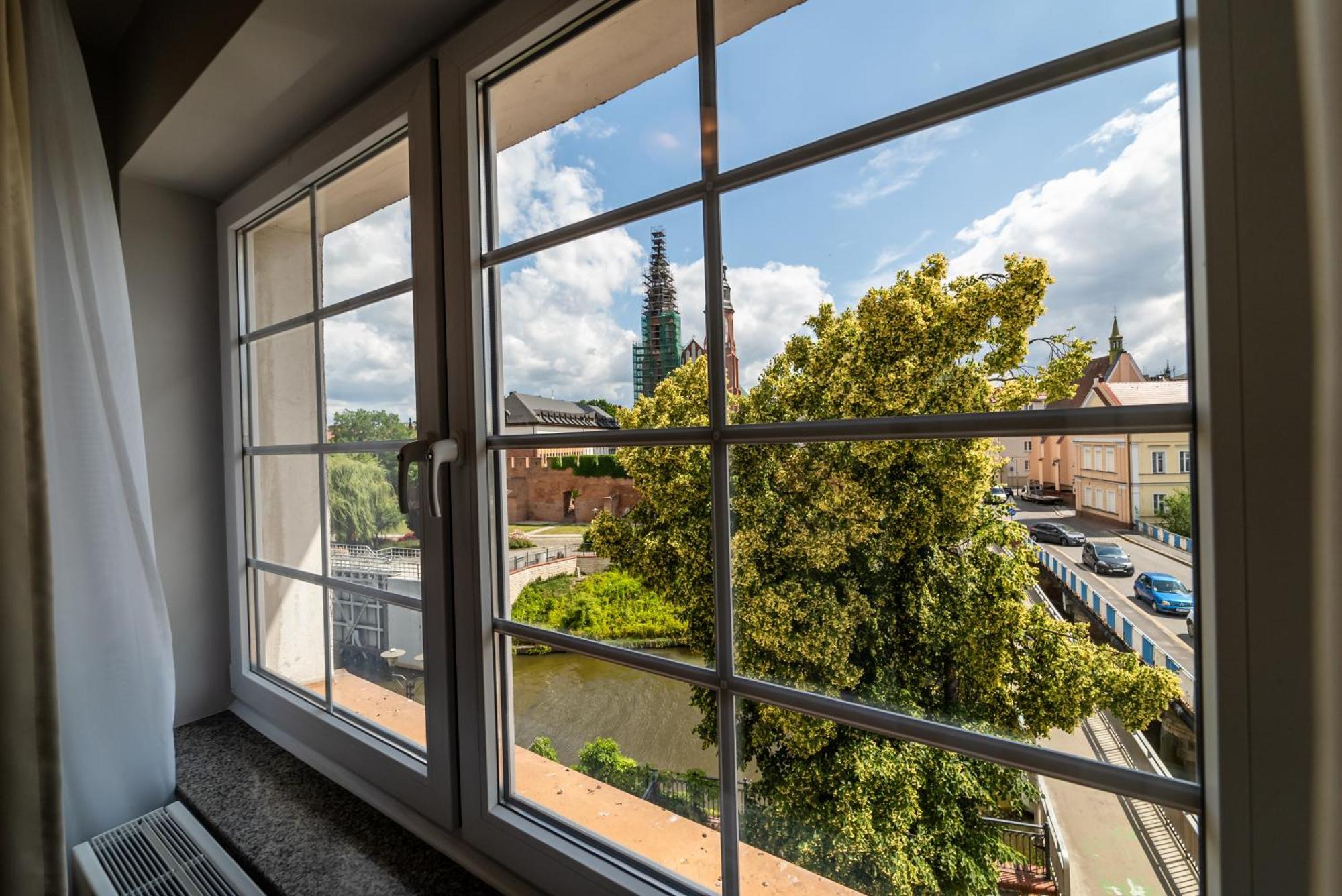 Hotel Piast Ополе Екстер'єр фото
