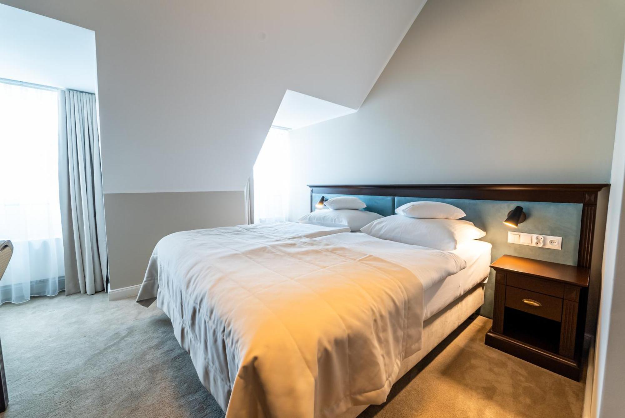 Hotel Piast Ополе Екстер'єр фото