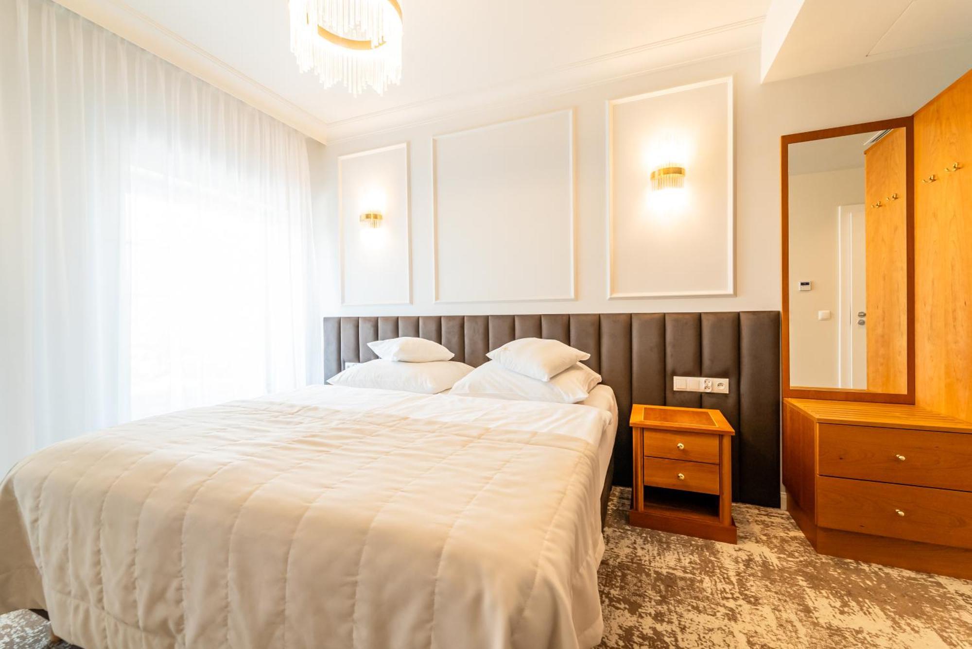 Hotel Piast Ополе Екстер'єр фото