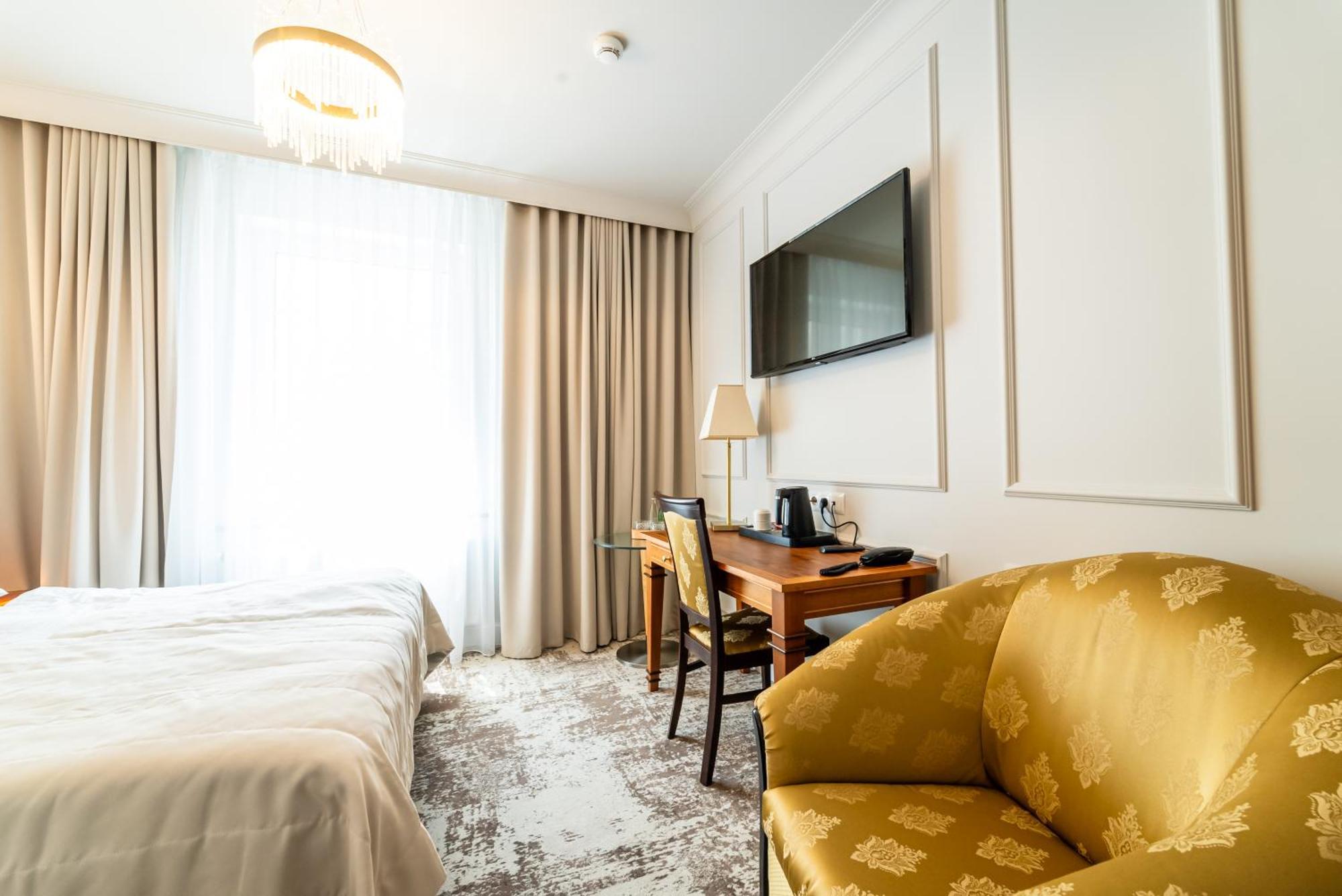 Hotel Piast Ополе Екстер'єр фото