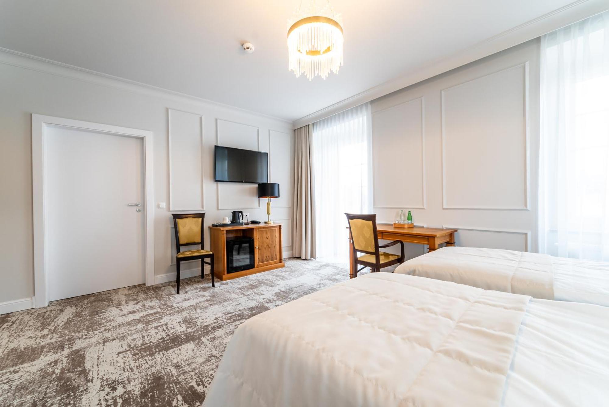 Hotel Piast Ополе Екстер'єр фото