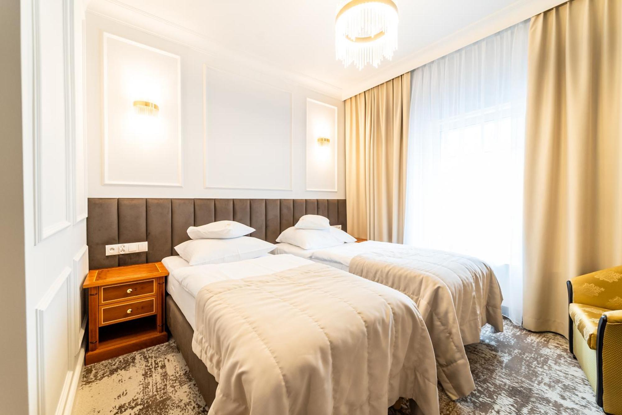 Hotel Piast Ополе Екстер'єр фото