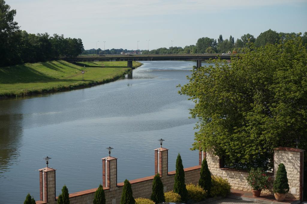 Hotel Piast Ополе Екстер'єр фото